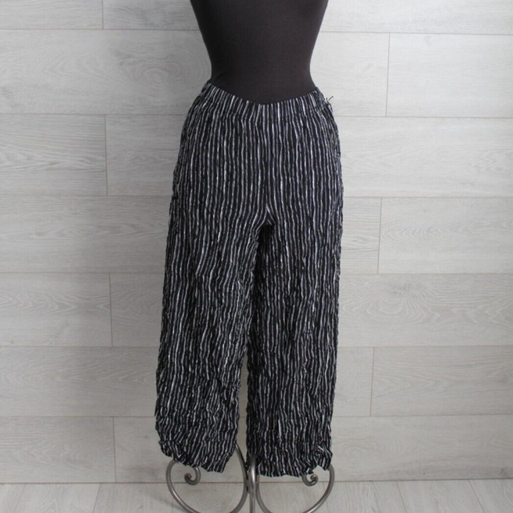 Live by Habitat Clothes Easy Crinkle Stripe Crop Pant - black and white - L